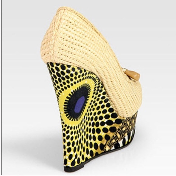 Burberry Prorsum Woven Raffia Straw Printed Wedge Pumps - Picture 3 of 13